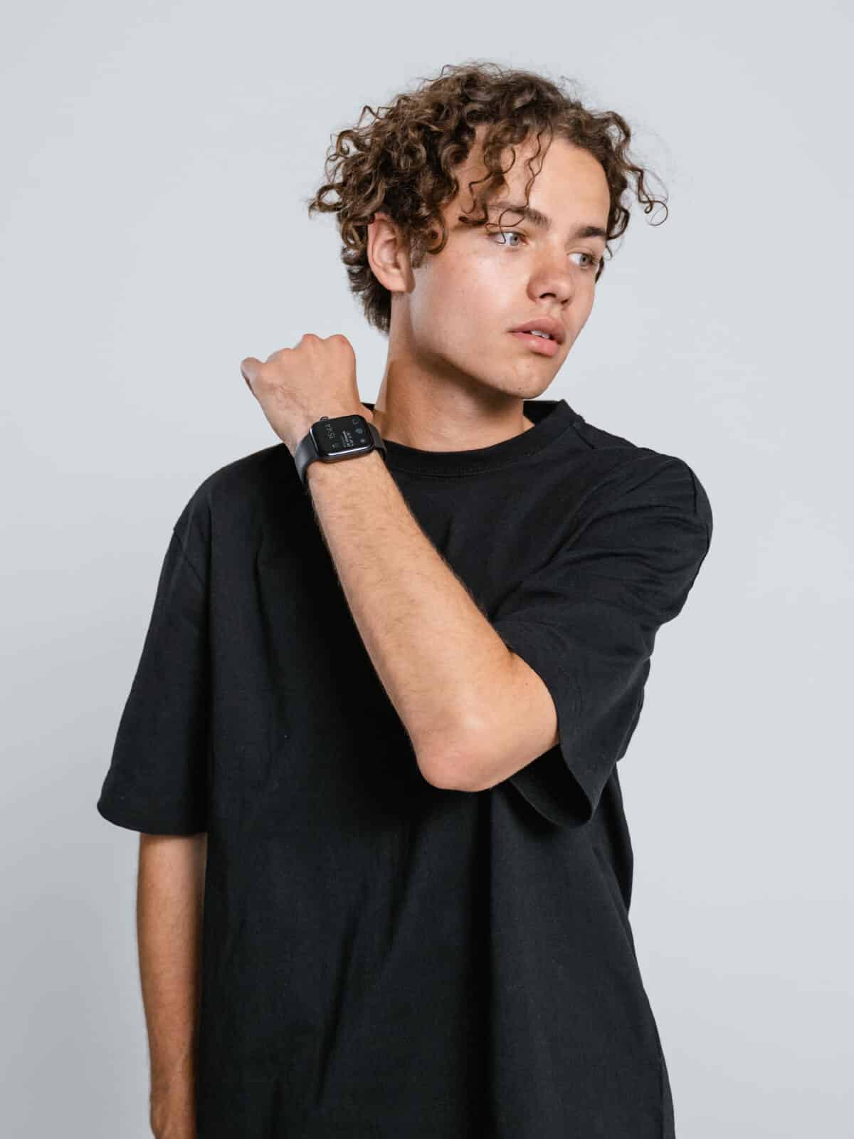 t-shirt-noir-unisexe-écoresponsable-1 t-shirt noir unisexe écoresponsable seconde main coupe oversize