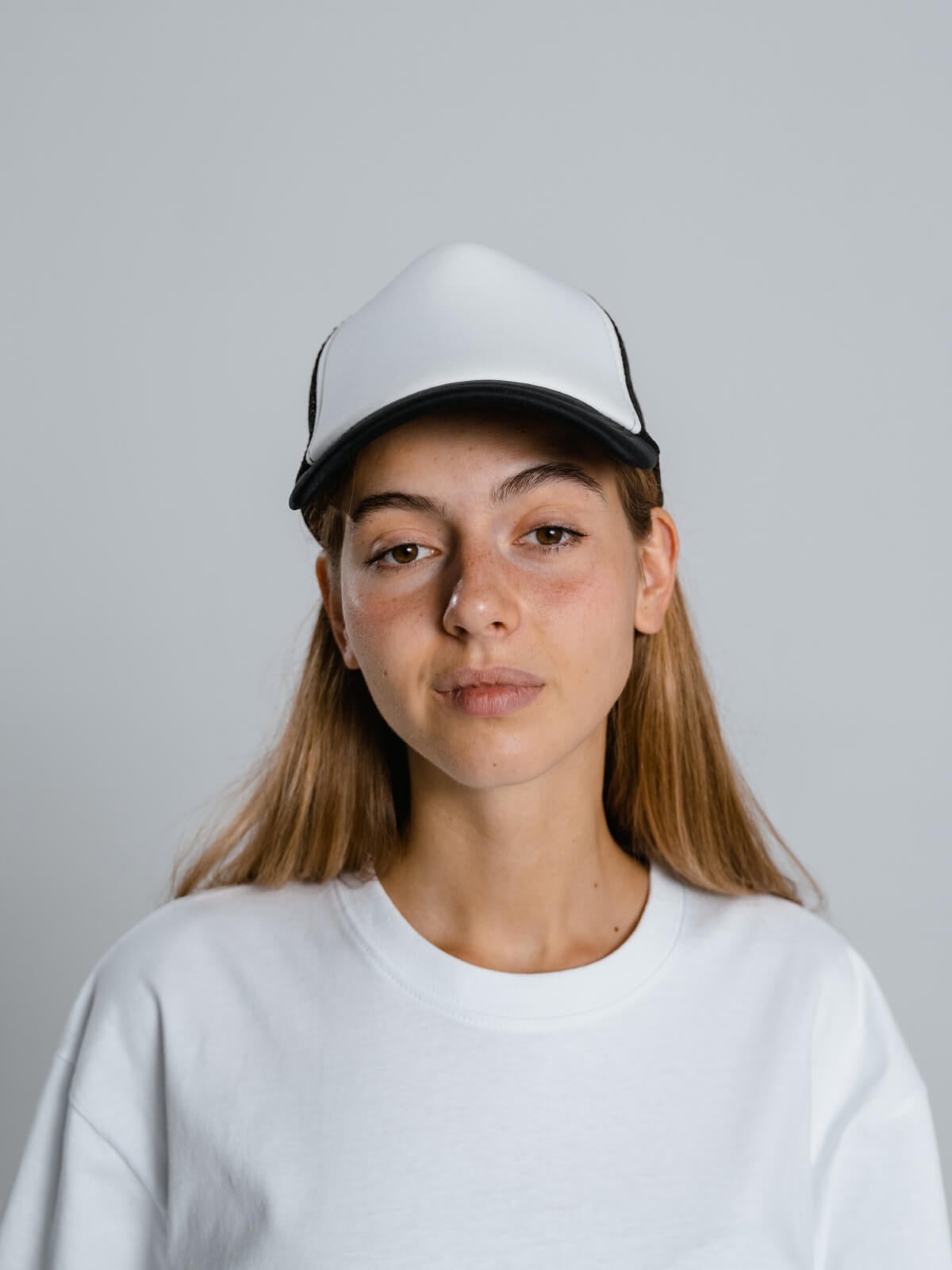 casquette trucker écoresponsable noir blanc style urbain Etikashion