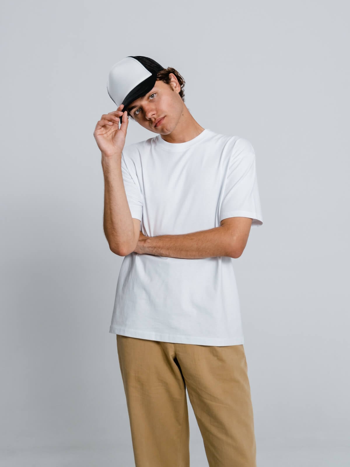 Etikashion 29 pantalon beige homme coupe large minimaliste écoresponsable