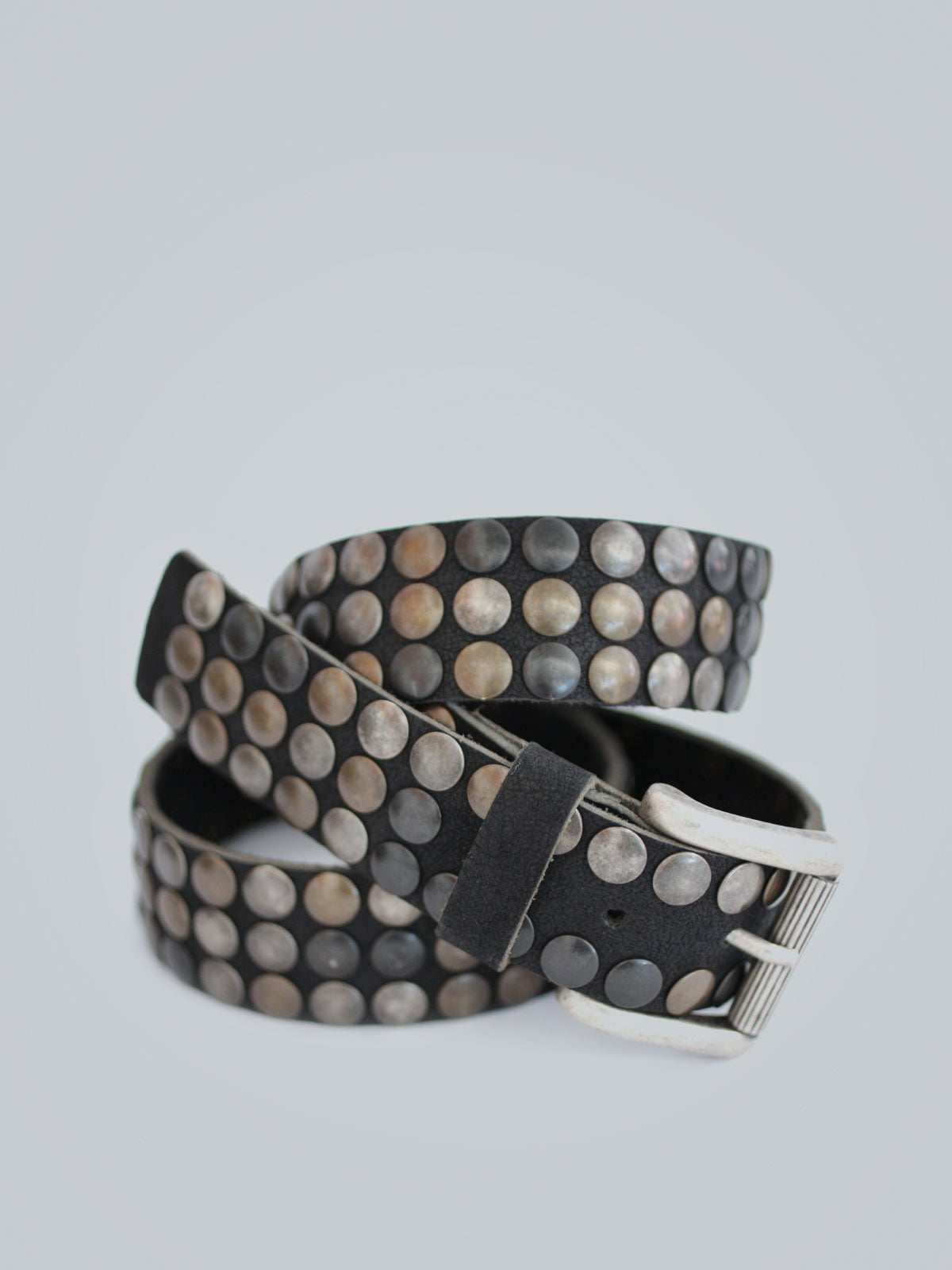 Etikashion 39 ceinture noire cloutée écoresponsable unisexe rivets métalliques Etikashion