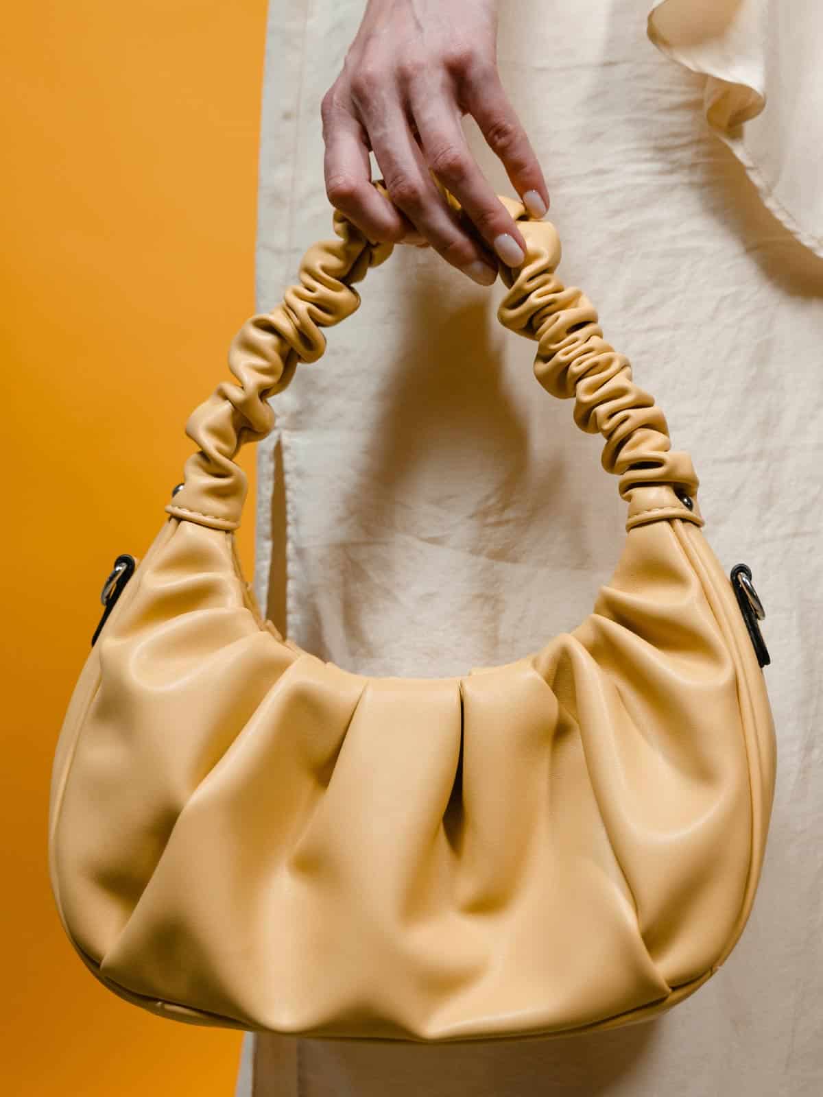 sac porté épaule jaune écoresponsable design plissé Etikashion