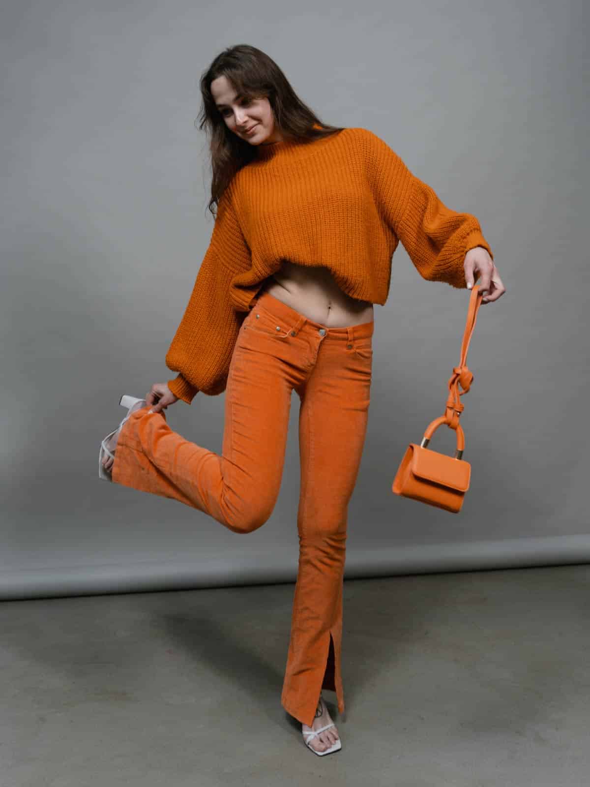 pantalon-orange-écoresponsable-femme-2 pantalon orange écoresponsable femme coupe évasée